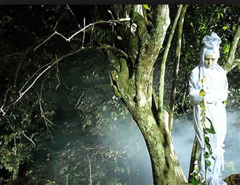  The Orang Bunian: Tales of Enigmatic Spirits Hiding Deep Within Malaysian Forests!